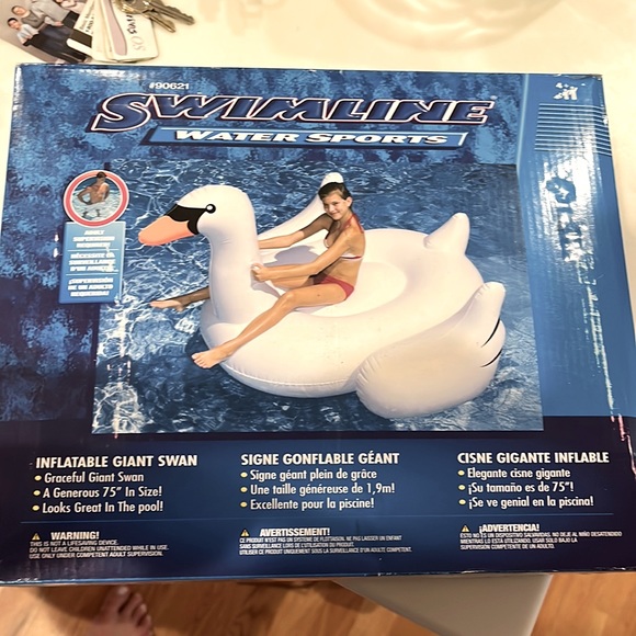 SWIMLINE Inflatable Giant Swan - Picture 2 of 2
